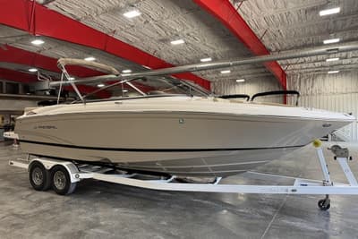 BOATZON | Regal 2700 Bowrider 2017