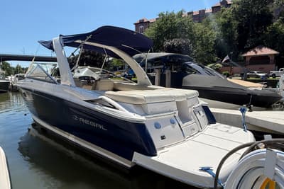 BOATZON | Regal 2700 ES Bowrider 2011