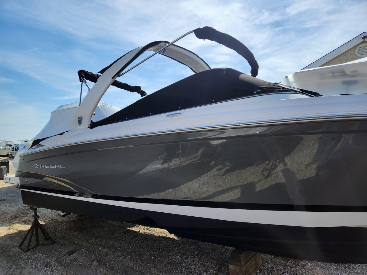 2014 Regal 2700 ES Bowrider - Sold Boat