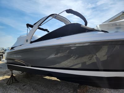 BOATZON | Regal 2700 ES Bowrider 2014