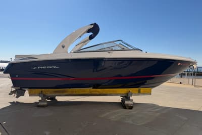 BOATZON | Regal 2700 ES Bowrider 2017