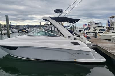 BOATZON | Regal 28 Express 2019