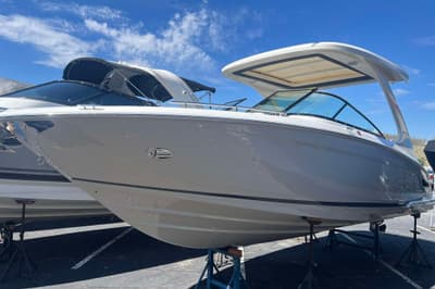BOATZON | Regal 2800 Bowrider 2023