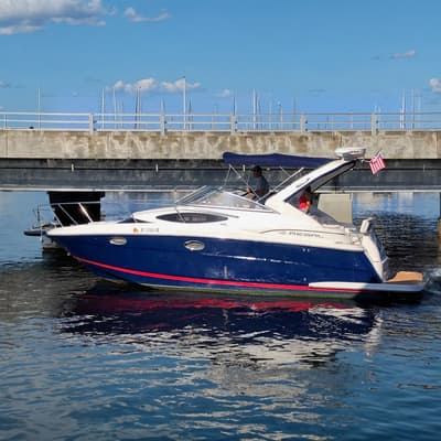 BOATZON | Regal 2860 Window Express 2010