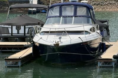 BOATZON | Regal 3060 Window Express 2010