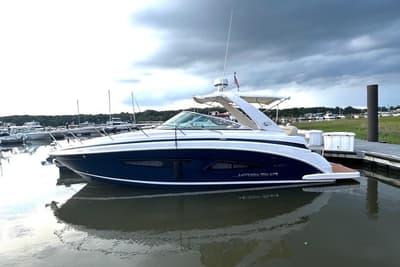 BOATZON | Regal 33 Express 2018