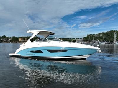 BOATZON | Regal 33 Express 2019