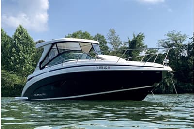 BOATZON | Regal 33 Express 2019