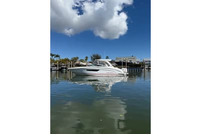 BOATZON | Regal 33 OBX 2018