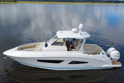 BOATZON | Regal 33 SAV 2019