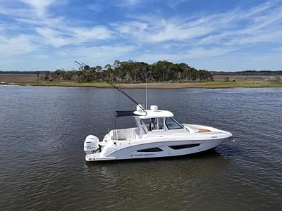 BOATZON | Regal 33 SAV 2020