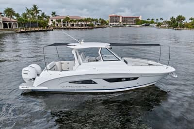 BOATZON | Regal 33 SAV 2022