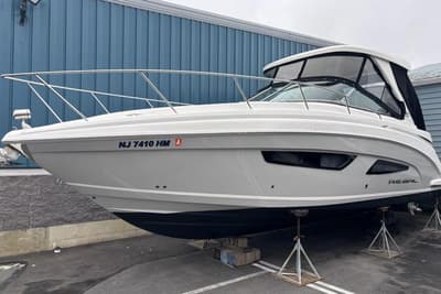 BOATZON | Regal 33 XO 2019