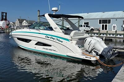 BOATZON | Regal 33 XO 2020