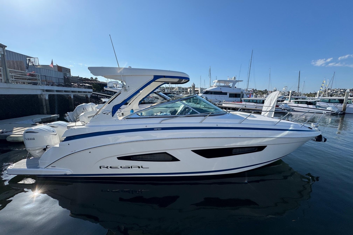 2026 Regal 33 XO - Sold Boat