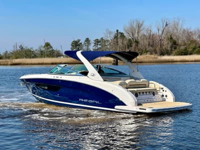BOATZON | Regal 3300 2018