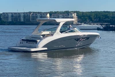 BOATZON | Regal 3300 Bowrider 2021