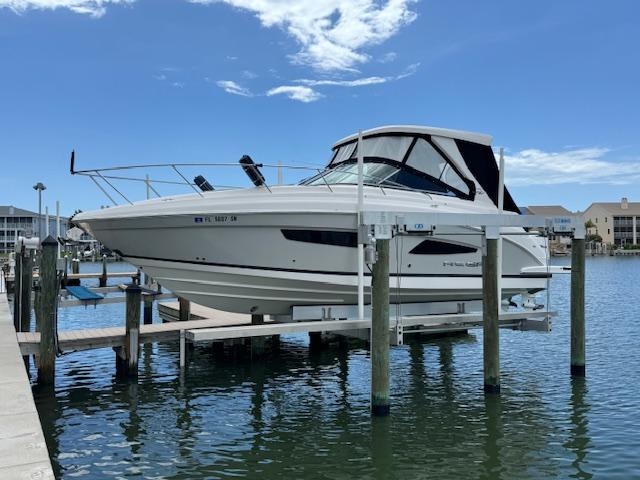2020 Regal 33XO - Sold Boat