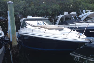 BOATZON | Regal 35 Sport Coupe 2015