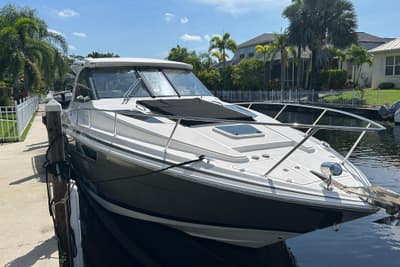 BOATZON | Regal 35 Sport Coupe 2016