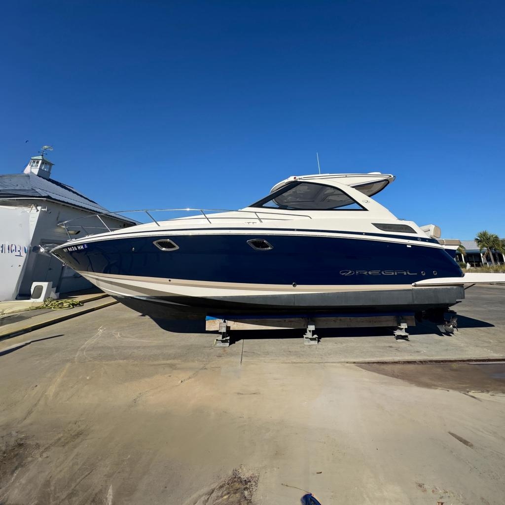 2016 Regal 35 Sport Coupe - Sold Boat