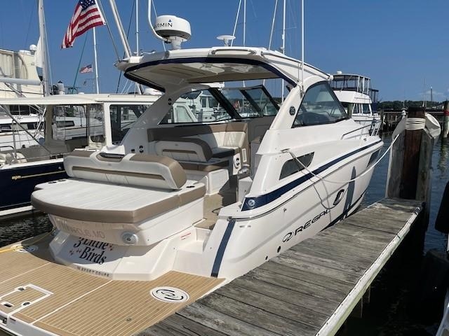2018 Regal 35 Sport Coupe - Sold Boat