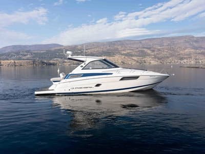 BOATZON | Regal 35 Sport Coupe 2019