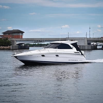 BOATZON | Regal 35 Sport Coupe 2020