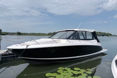BOATZON | Regal 36 Grande Coupe 2022