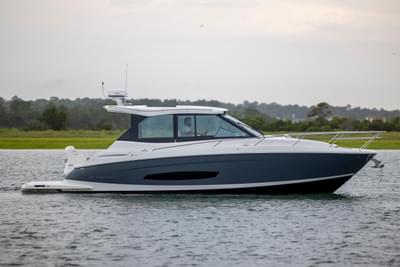 BOATZON | Regal 36 Grande Coupe 2022