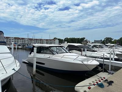 BOATZON | Regal 36 Grande Coupe 2025