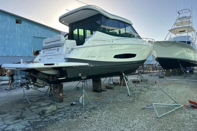 BOATZON | Regal 36 Grande Coupe 2025