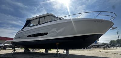 BOATZON | Regal 36 Grande Coupe 2021