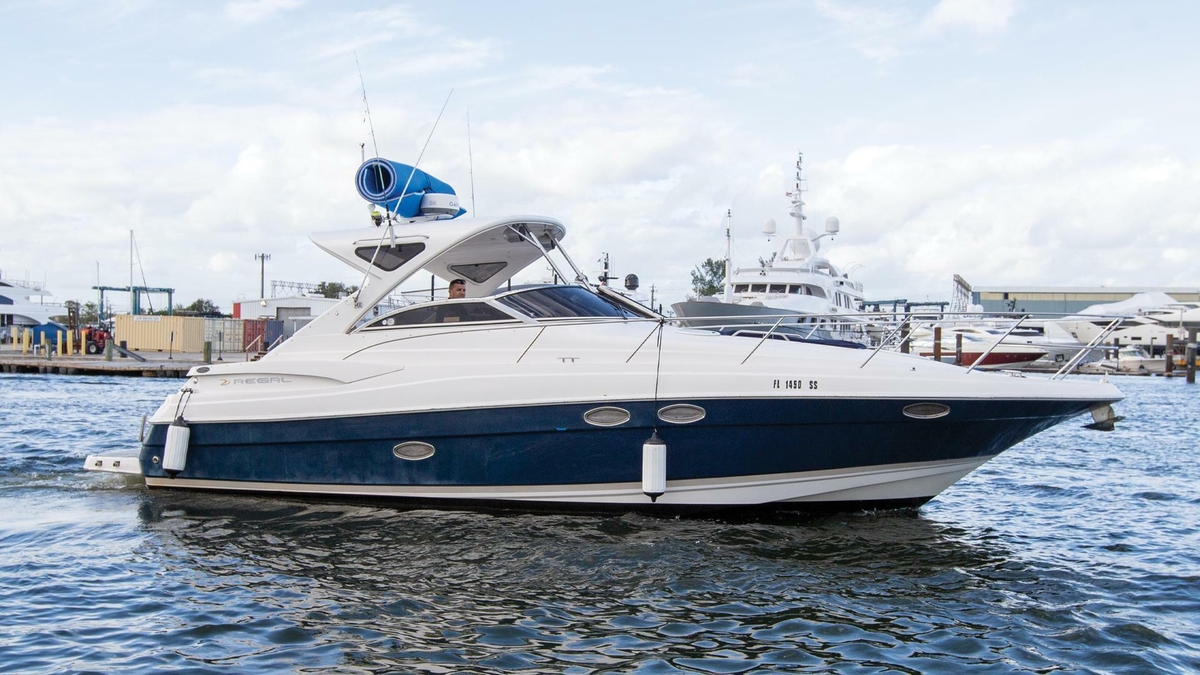 2008 Regal 38 Express - Sold Boat