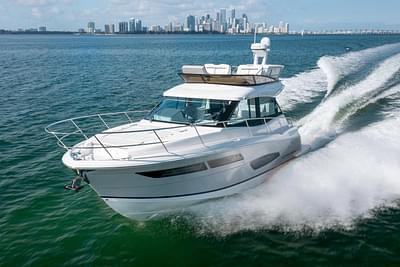 BOATZON | Regal 38 Fly 2025