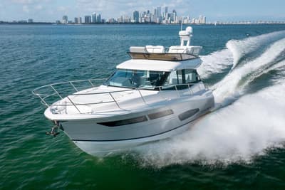 BOATZON | Regal 38 Fly 2027