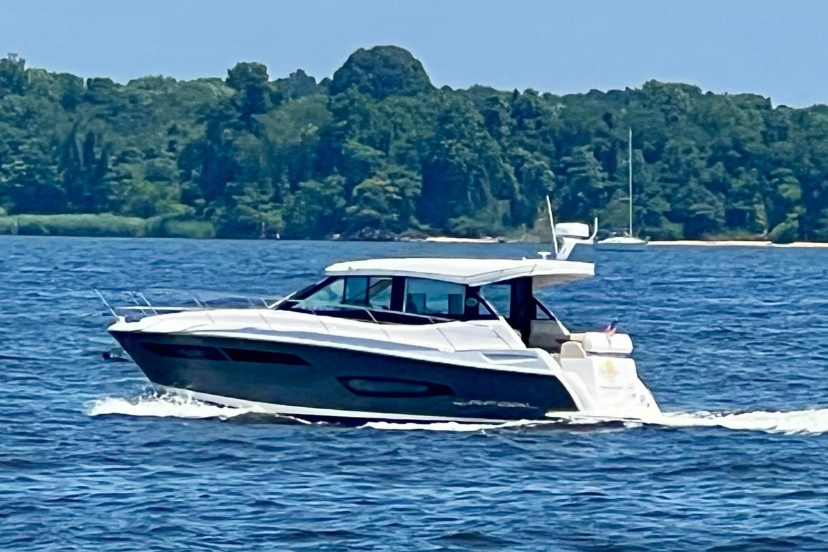 2020 Regal 38 Grande Coupe - Sold Boat