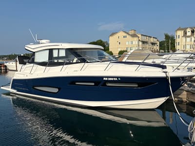 BOATZON | Regal 38 Grande Coupe 2024