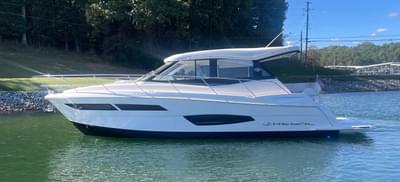 BOATZON | Regal 38 Grande Coupe 2025