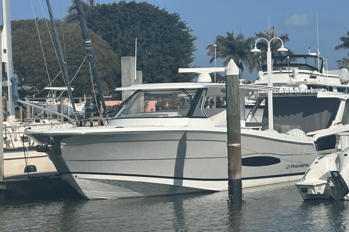 2022 Regal 38 SAV - Sold Boat