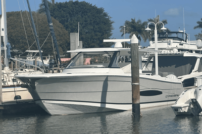 BOATZON | Regal 38 SAV 2022
