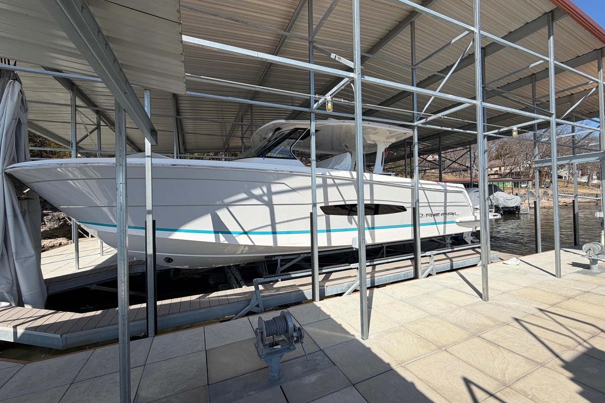2023 Regal 38 SAV - Sold Boat