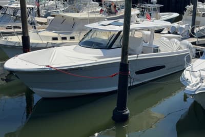 BOATZON | Regal 38 SAV 2024