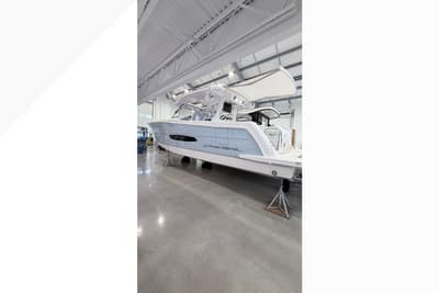 BOATZON | Regal 38 SAV 2026