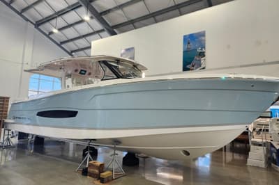 BOATZON | Regal 38 SAV 2026