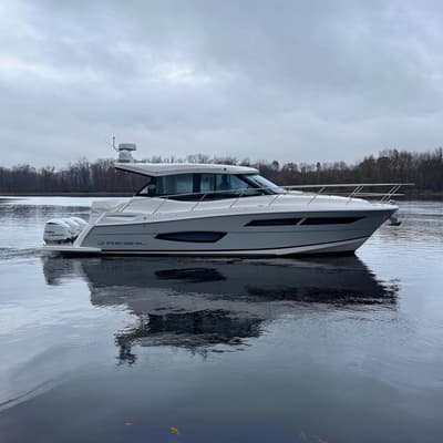 BOATZON | Regal 38 XO 2021