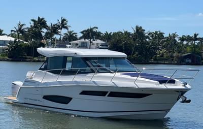 BOATZON | Regal 38 XO 2022