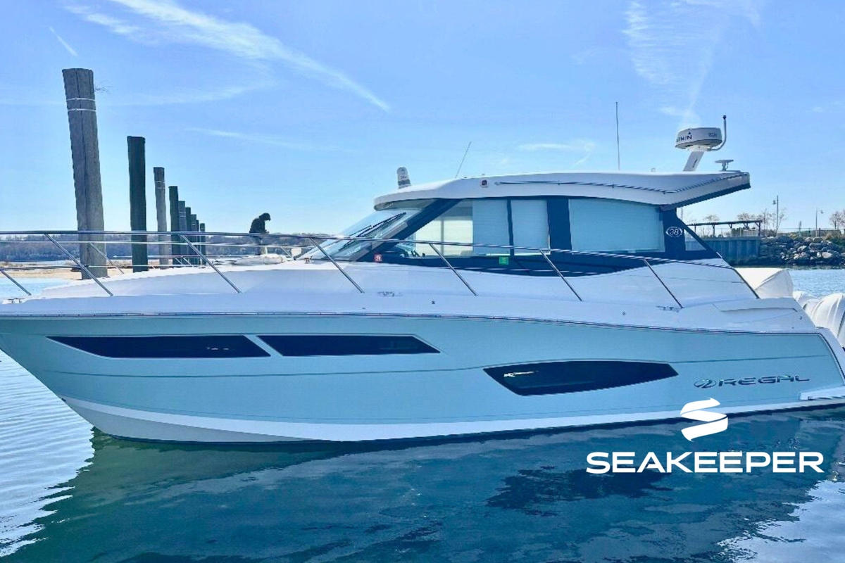 2022 Regal 38 XO - Sold Boat