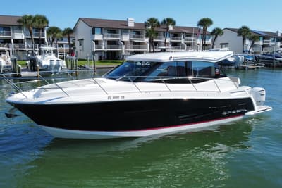 BOATZON | Regal 38 XO 2022