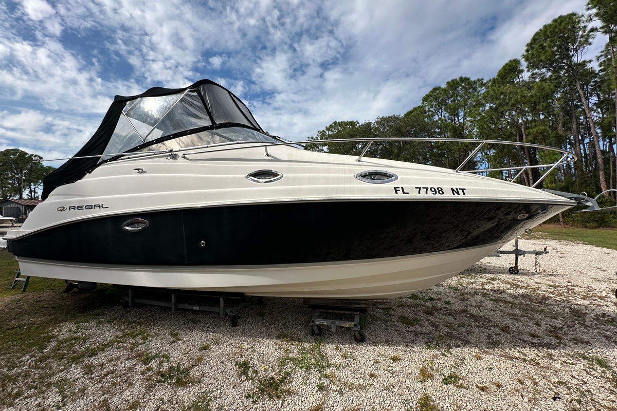 2006 Regal Commodore 2665 - Sold Boat